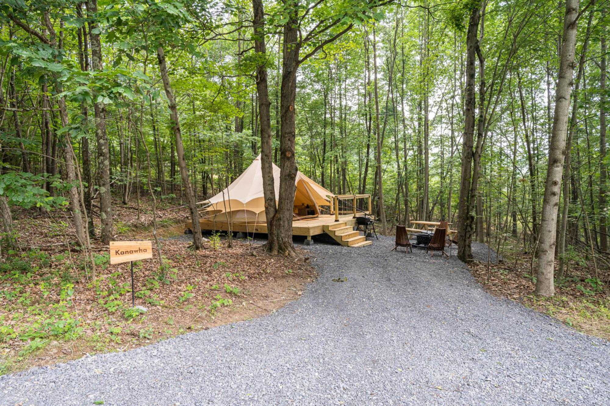 Firefly Ridge Luxury Retreat Hotel Great Cacapon Екстериор снимка