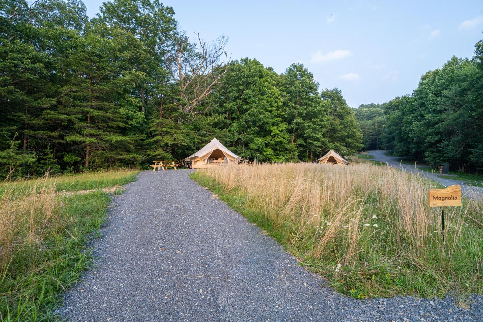 Firefly Ridge Luxury Retreat Hotel Great Cacapon Екстериор снимка