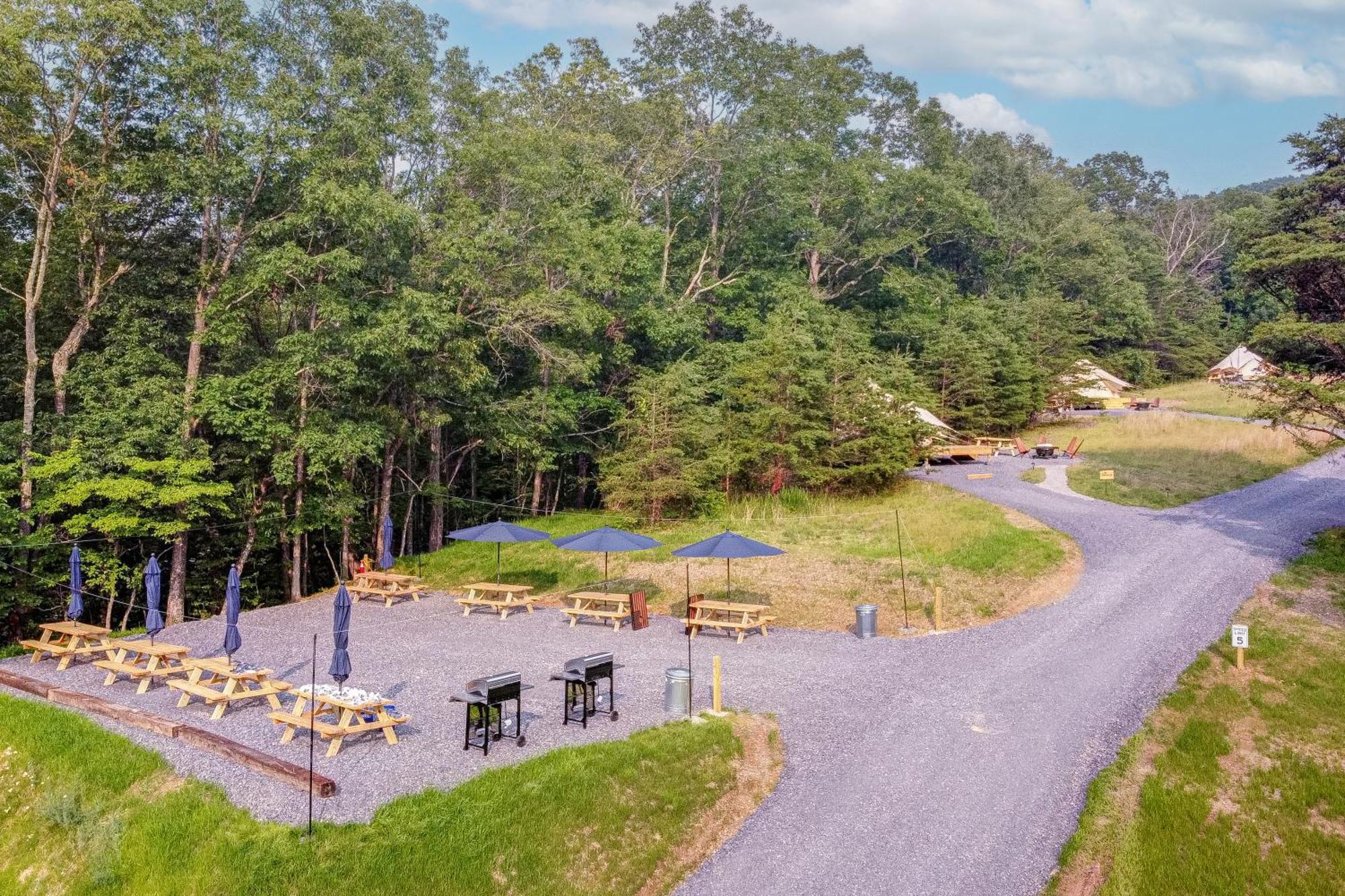 Firefly Ridge Luxury Retreat Hotel Great Cacapon Екстериор снимка