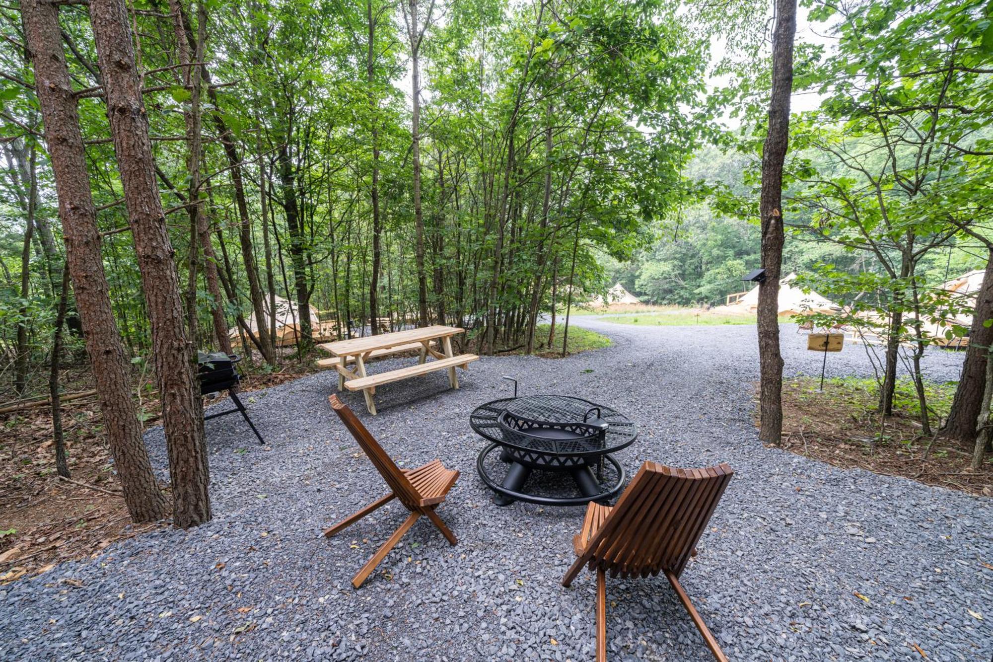 Firefly Ridge Luxury Retreat Hotel Great Cacapon Екстериор снимка