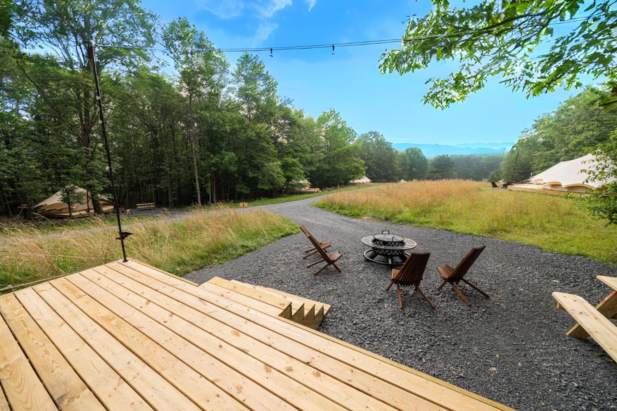 Firefly Ridge Luxury Retreat Hotel Great Cacapon Екстериор снимка